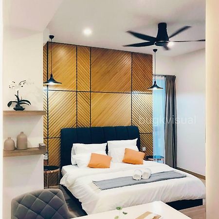 Luxury Seaview Family Suite By Little Cabin George Town Exteriör bild