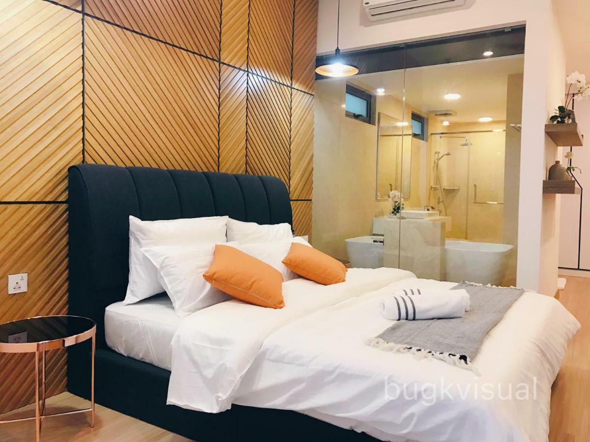 Luxury Seaview Family Suite By Little Cabin George Town Exteriör bild