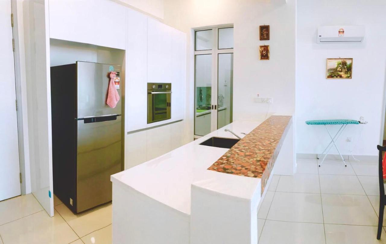 Luxury Seaview Family Suite By Little Cabin George Town Exteriör bild